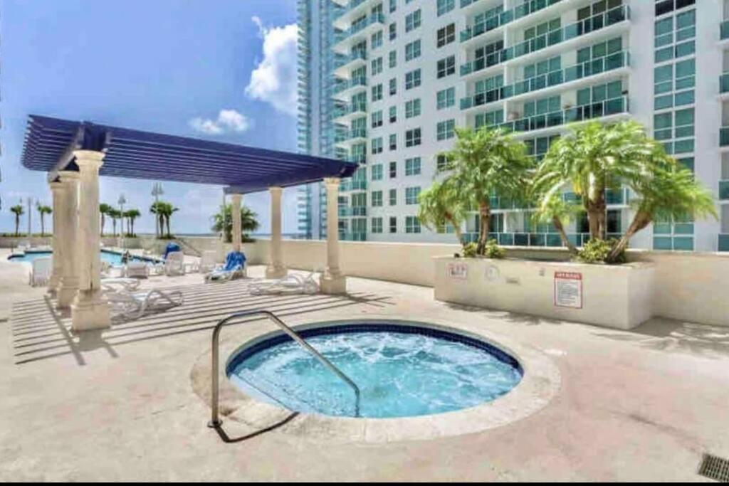 Luxurious Private Unit With Parking Leilighet Miami Eksteriør bilde