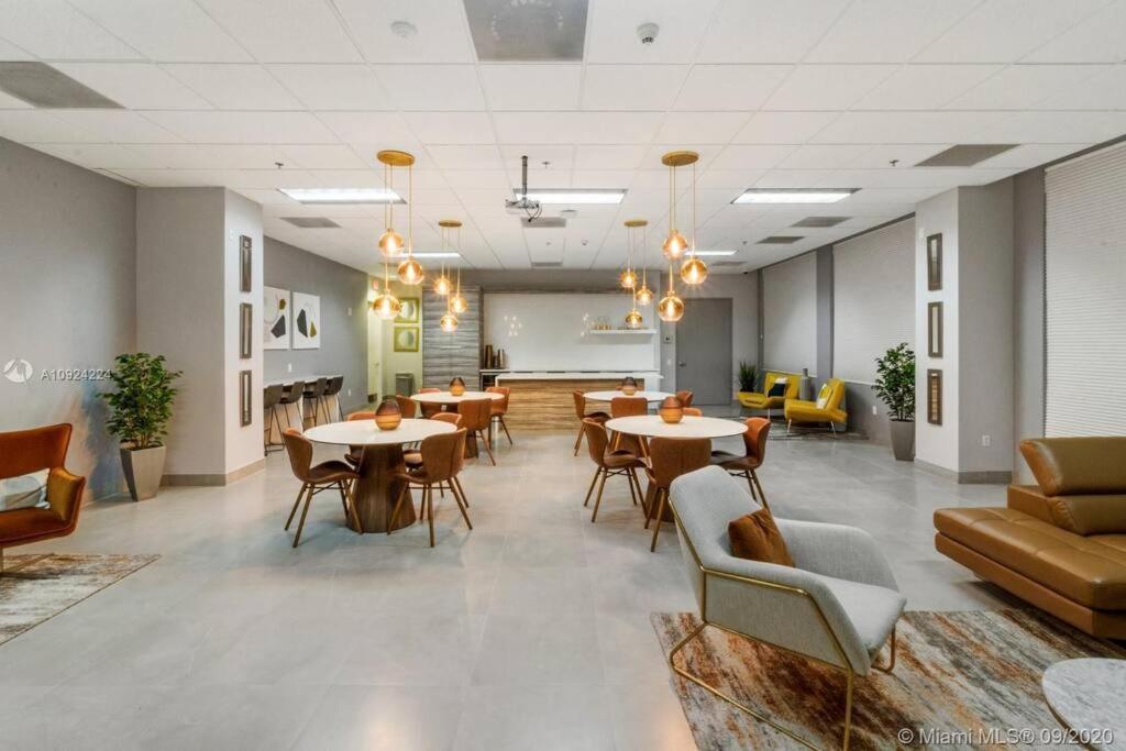 Luxurious Private Unit With Parking Leilighet Miami Eksteriør bilde
