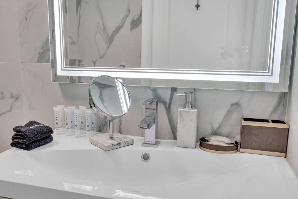 Luxurious Private Unit With Parking Leilighet Miami Eksteriør bilde