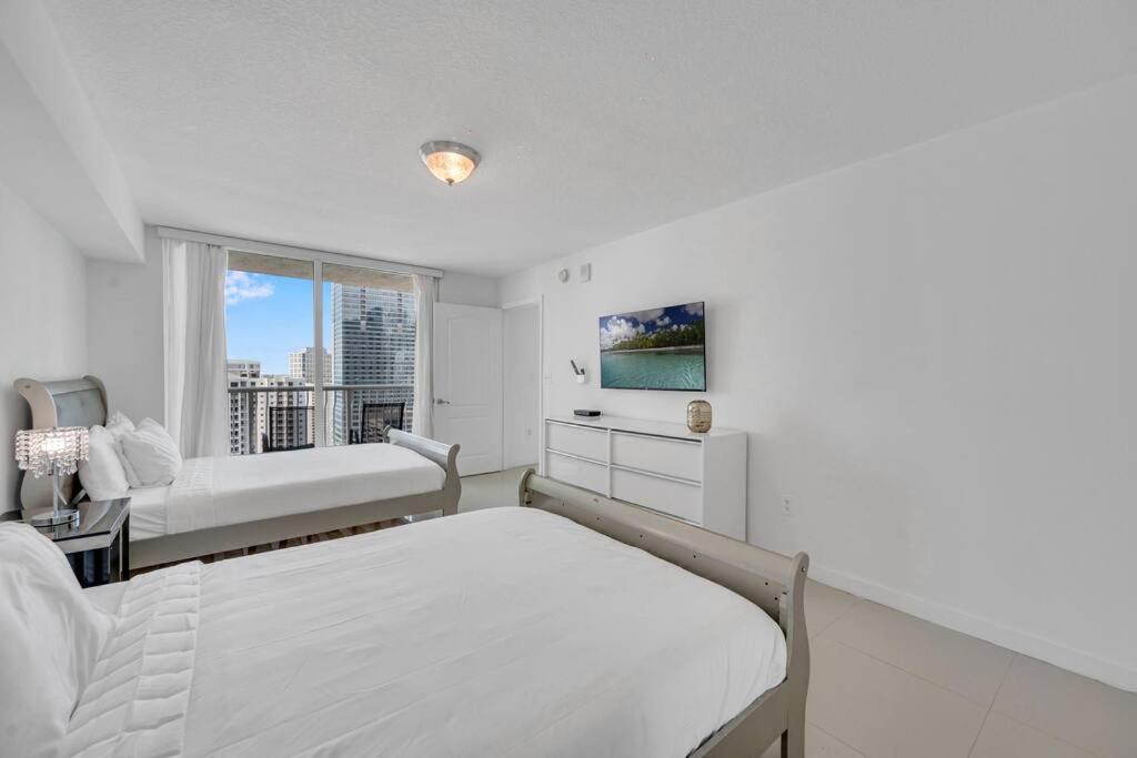 Luxurious Private Unit With Parking Leilighet Miami Eksteriør bilde