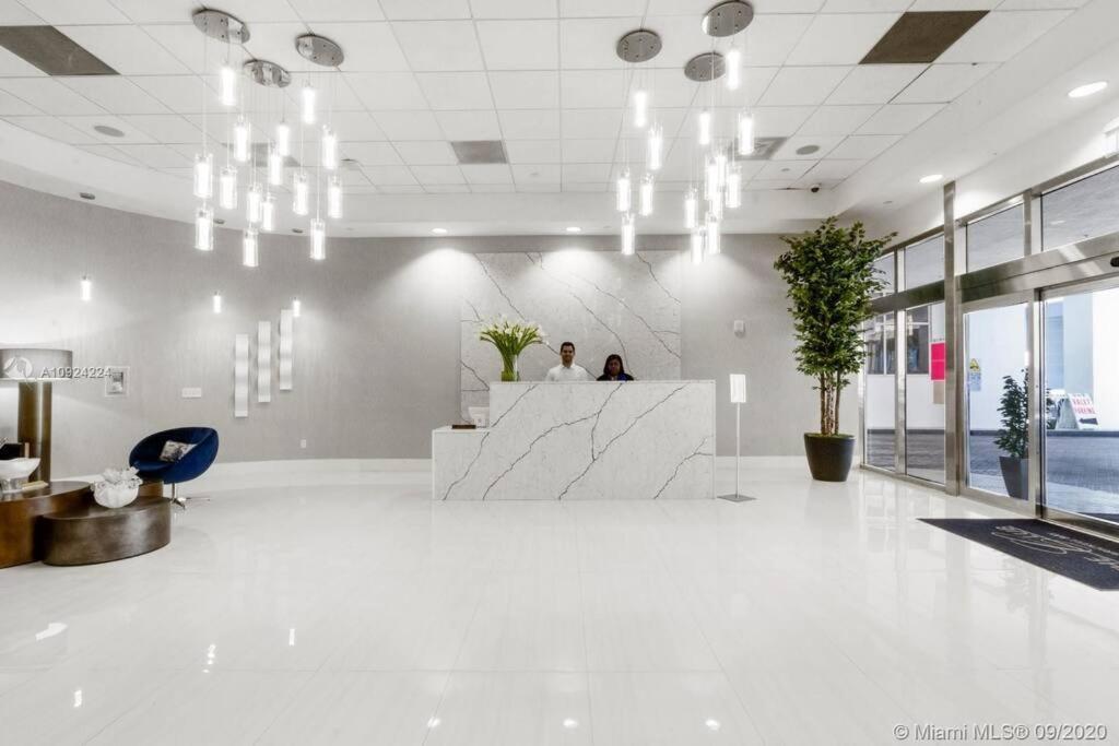 Luxurious Private Unit With Parking Leilighet Miami Eksteriør bilde