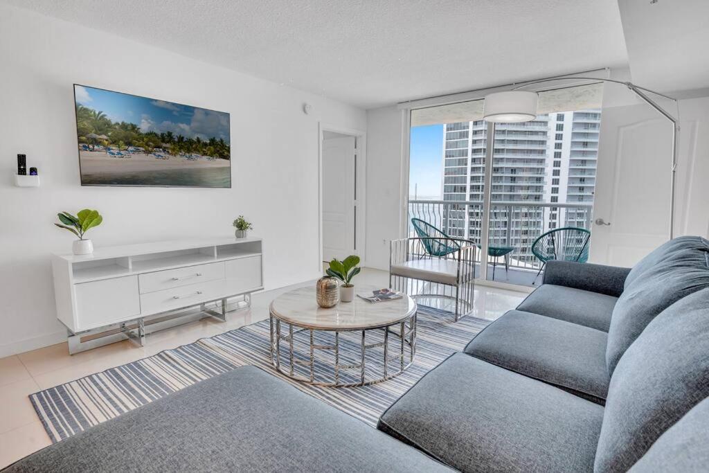 Luxurious Private Unit With Parking Leilighet Miami Eksteriør bilde