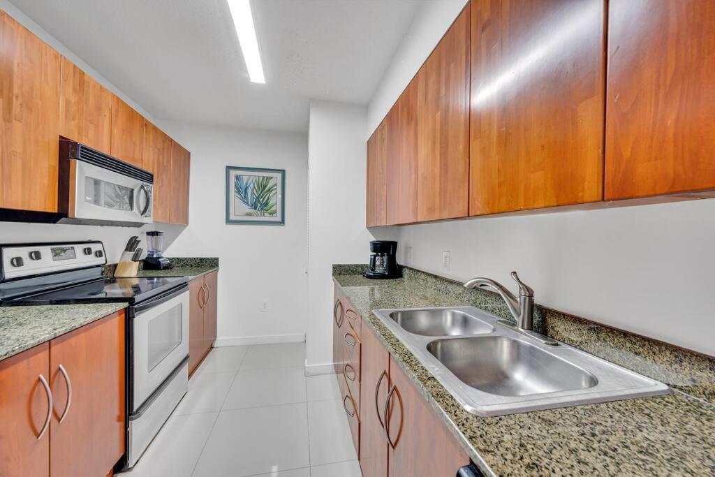 Luxurious Private Unit With Parking Leilighet Miami Eksteriør bilde