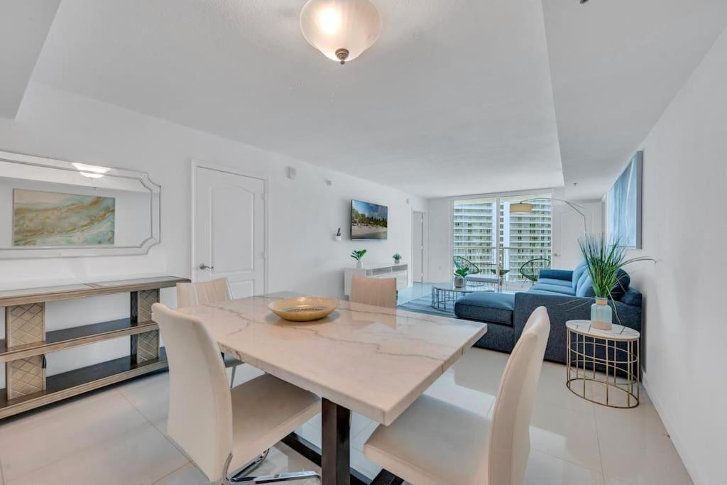 Luxurious Private Unit With Parking Leilighet Miami Eksteriør bilde